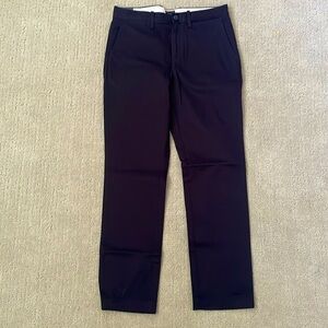 J. Crew stretch 770 in Navy Size 29x30. Unworn with tags.